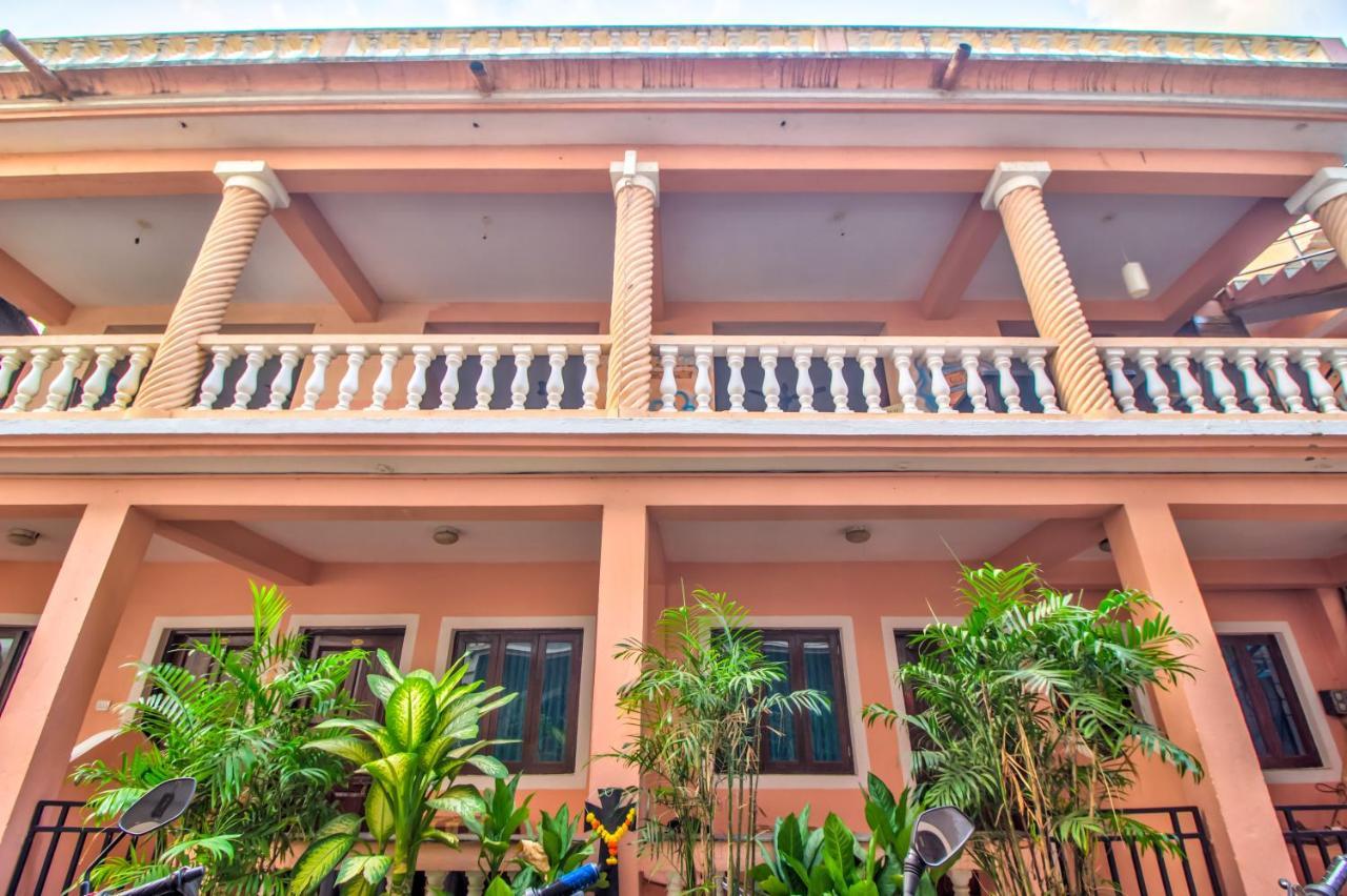 Stanleys Guest House Baga Exterior photo