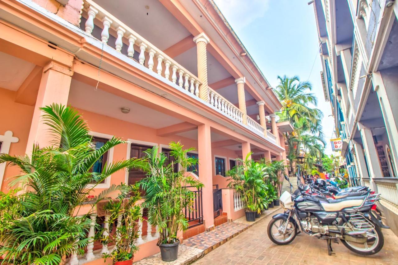 Stanleys Guest House Baga Exterior photo