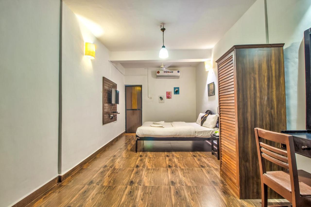 Stanleys Guest House Baga Exterior photo