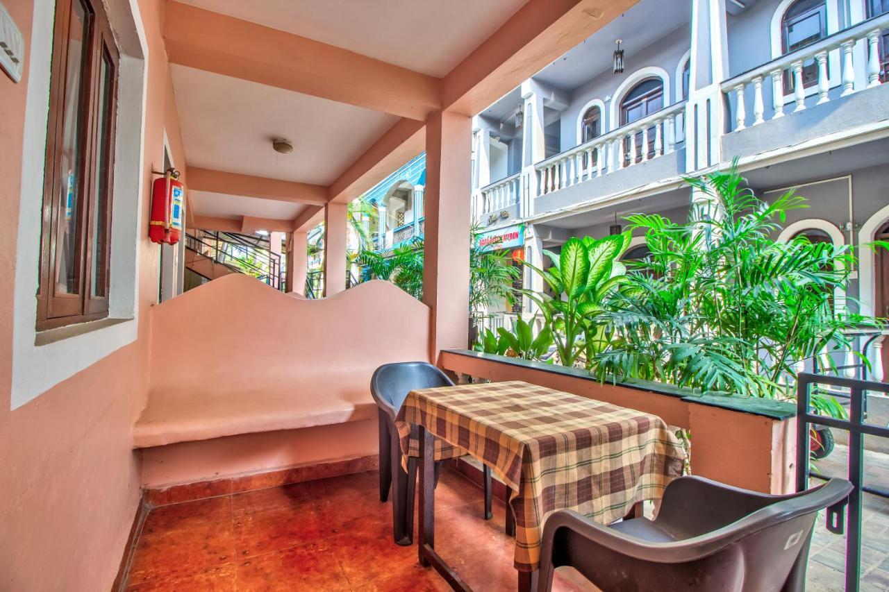 Stanleys Guest House Baga Exterior photo