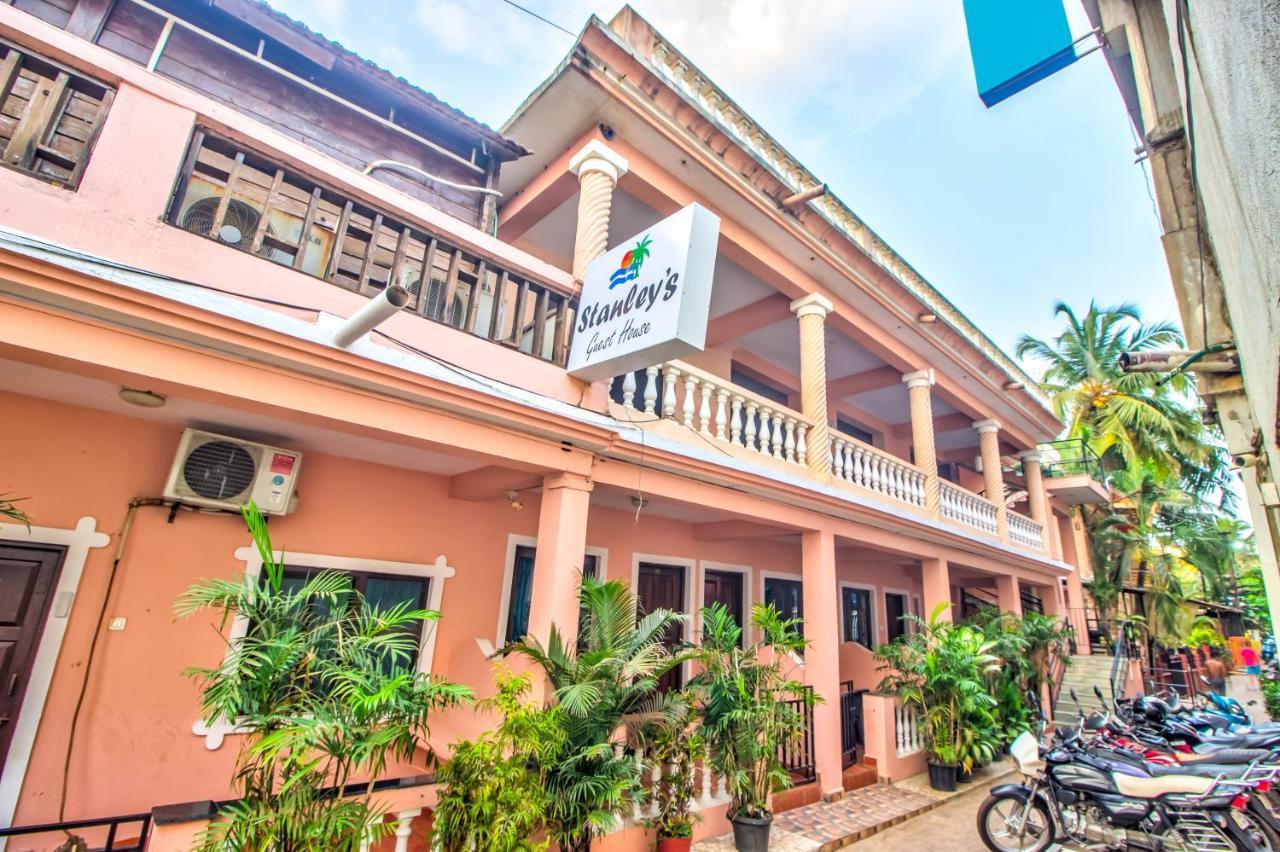 Stanleys Guest House Baga Exterior photo
