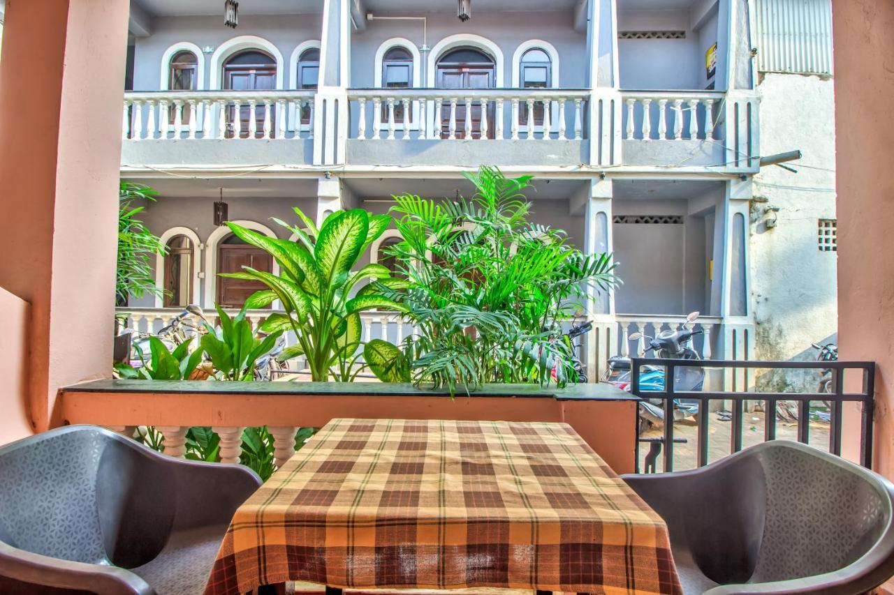 Stanleys Guest House Baga Exterior photo