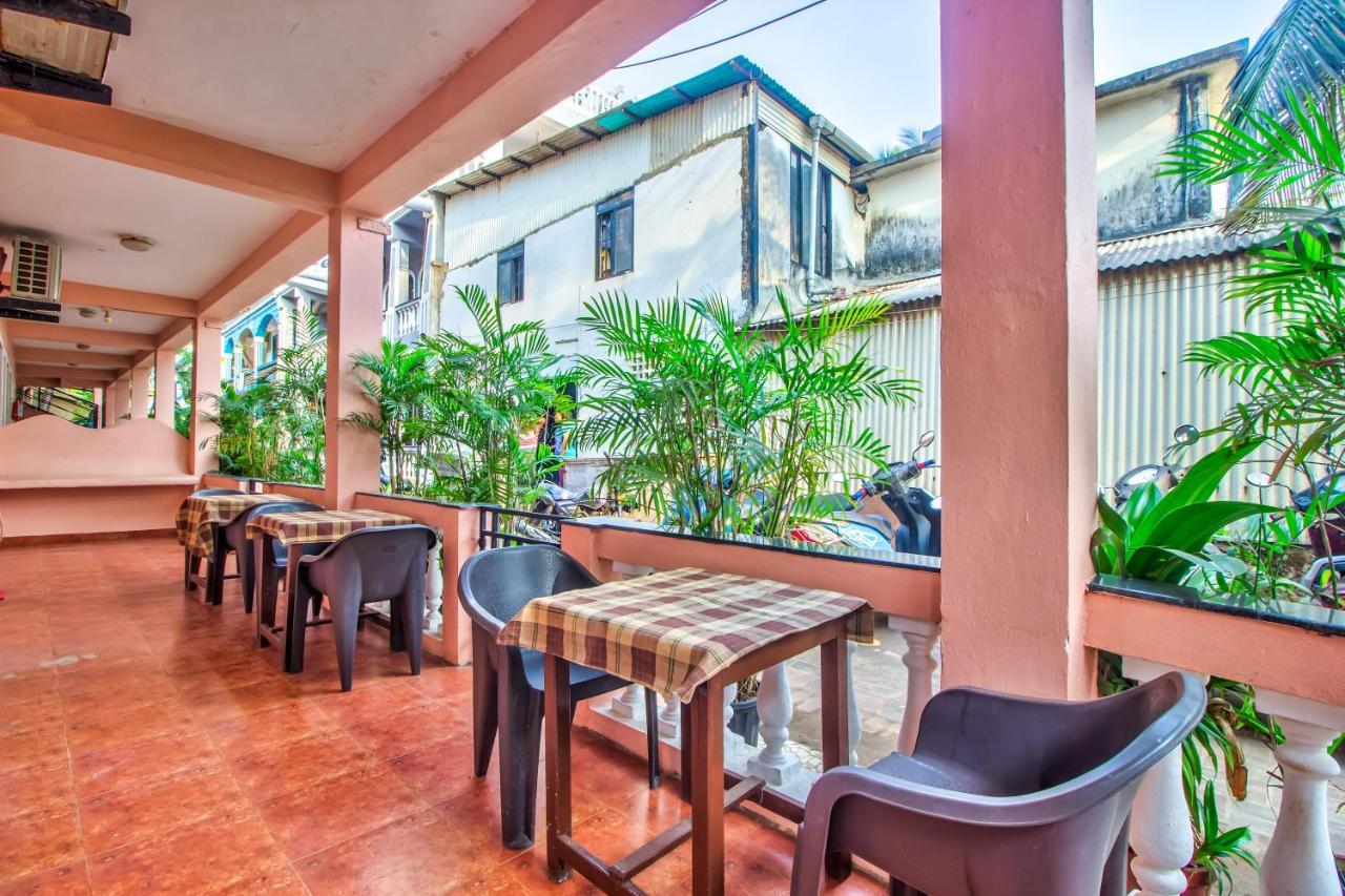 Stanleys Guest House Baga Exterior photo